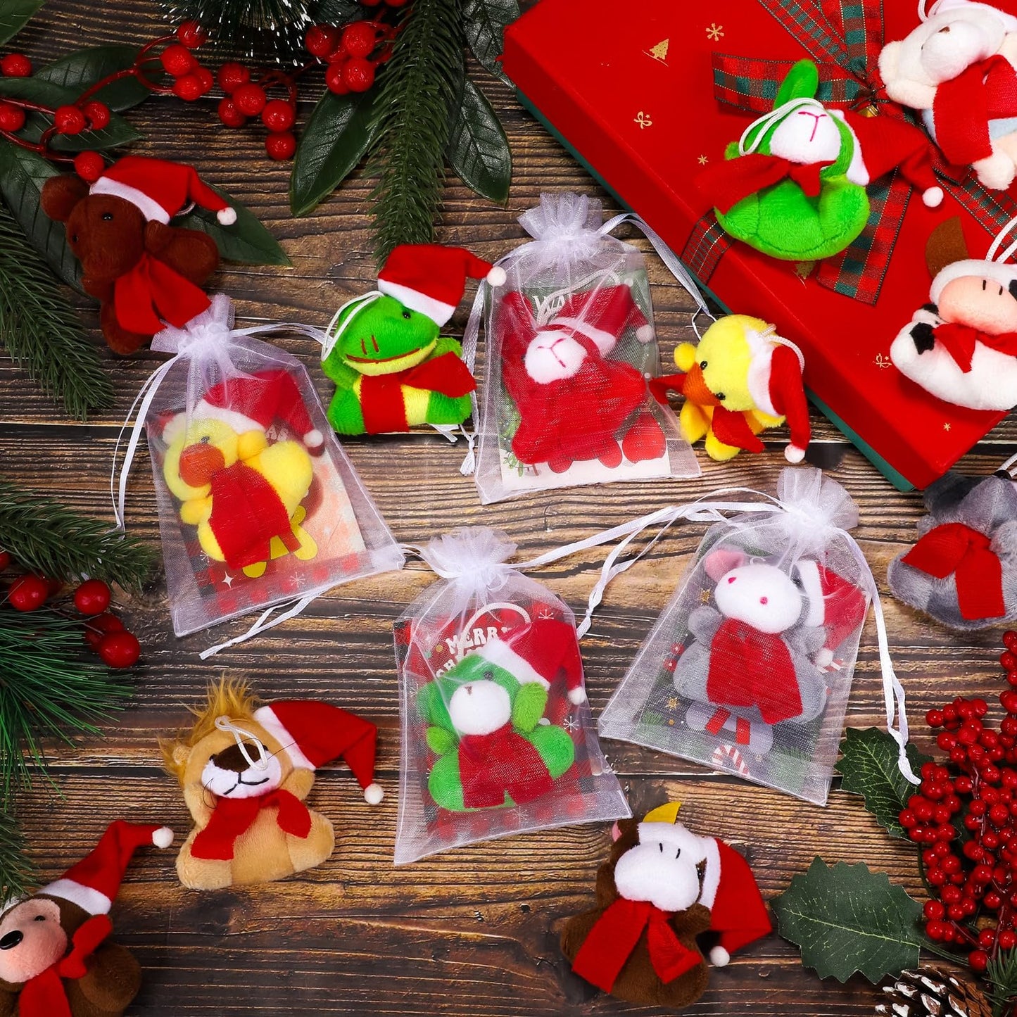 JUMPING EARS 36 Set Christmas Mini Stuffed Animals with Xmas Cards and Organza Bags Tiny Christmas Keychain Animal Plush Toys for Christmas Party Favors Gift Stockings Tree Decoration